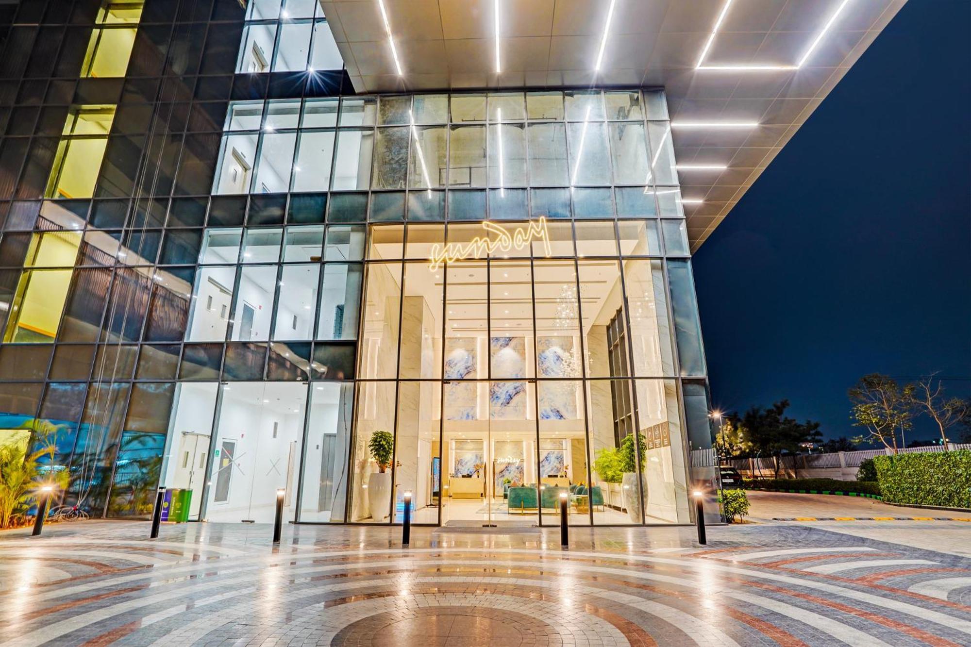Sunday Hotels And Residences Gurgaon Exterior foto