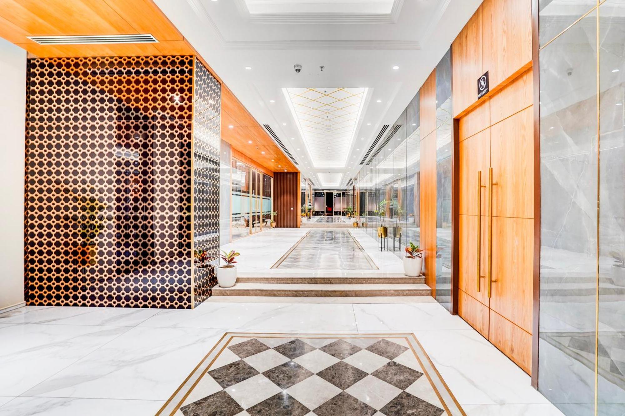 Sunday Hotels And Residences Gurgaon Exterior foto